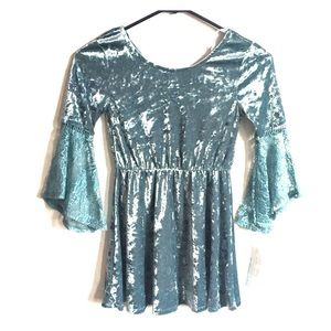 Beautiful little girl velvet and lace dress NWT